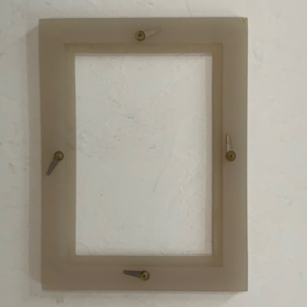 4 Picture frames - Picture 2 of 8